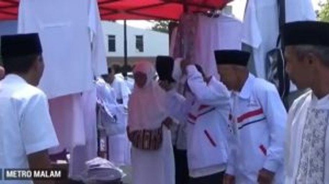 Pernak-pernik Haji Diserbu Pembeli