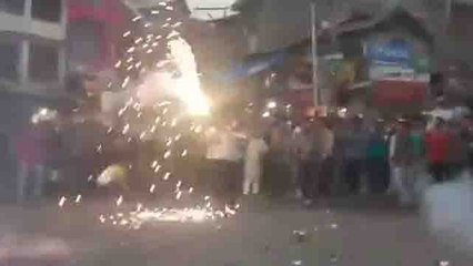 India की हार पर Kashmir में देशद्रहियों ने मनाया जश्न, फोड़ पटाखे, देखें Video | वनइंडिया हिंदी