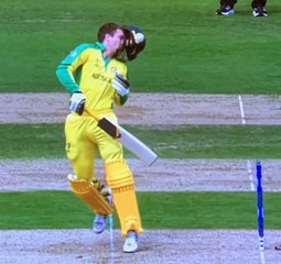 ചോര ചീന്തിയിട്ടും ഓസീസിനെ കരകയറ്റിയ  പോരാളി