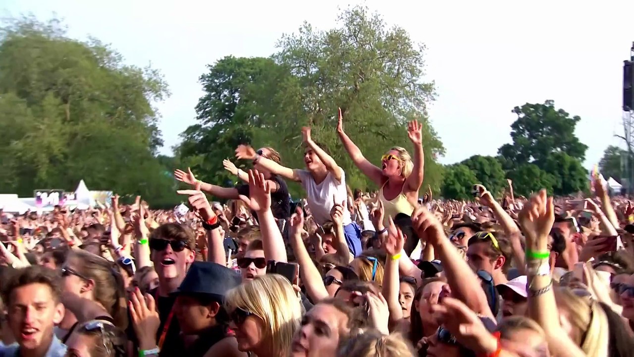 Ellie Goulding - Love Me Like You Do (Live 2016)_Full-HD