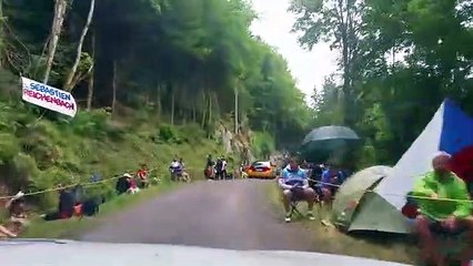 La montée à partir du col des Chevrères  : 6e étape du Tour de France