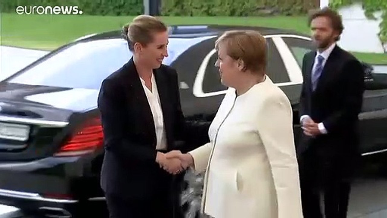 Merkel se sienta para eviar otro episodio de temblores