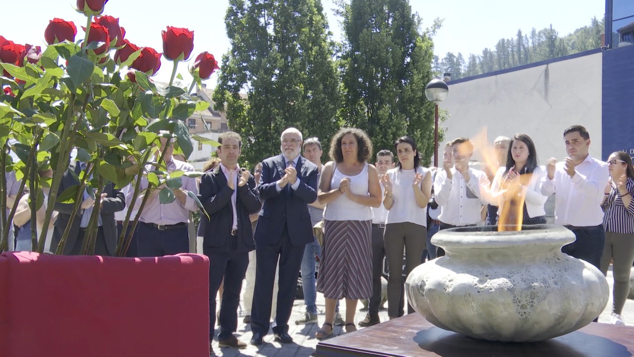 Ermua homenajea a Miguel Ángel Blanco y Sotero Mazo, asesinados por ETA