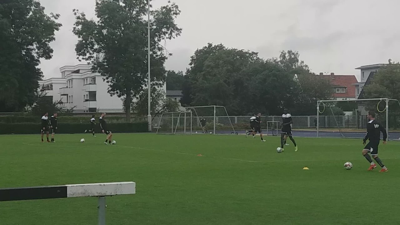 Le Sporting de Charleroi en stage à Kamen (Allemagne) - jour 6 - jeux d'adresse: lucarne, cônes...