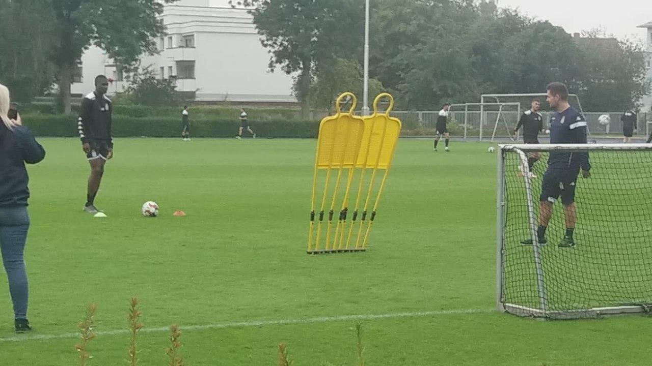 Le Sporting de Charleroi en stage à Kamen (Allemagne) - jour 6 - jeux d'adresse: jonglages