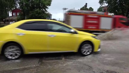 Zonguldak’ta şiddetli yağış sonrası yolla göle döndü