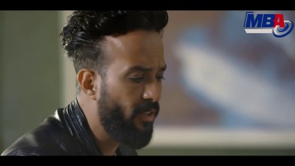 شوف احمد عصام هرب من صحبته الزنانه ازاي في مشهد كوميدي جداً