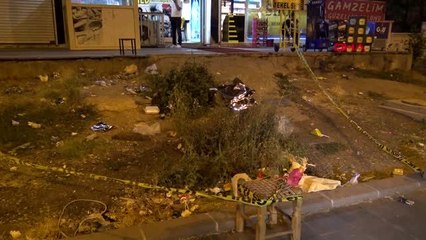 DİYARBAKIR İnternet kafenin önünde oturan kişi silahlı saldırıda yaralandı