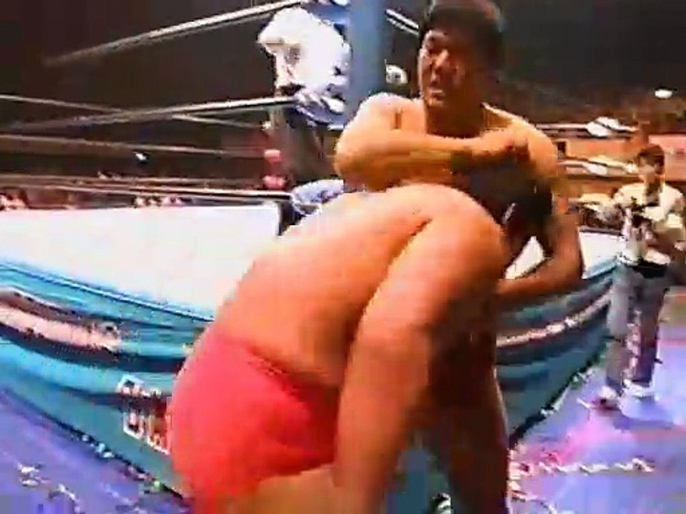 Akira Taue vs. Kenta Kobashi (03-24-94)