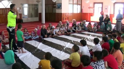 Camide hem Kuran hem de trafik kurallarını öğreniyorlar