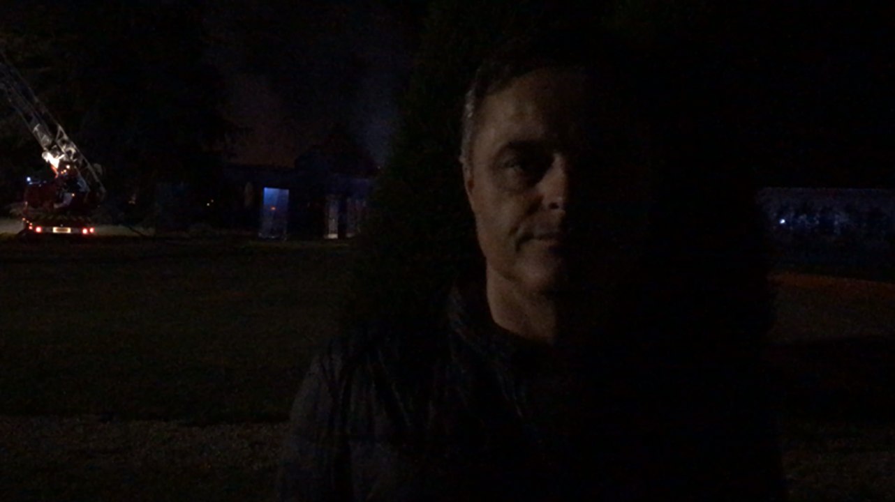 Réaction du directeur devant son haras en feu
