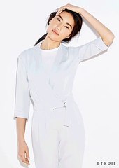 Giáo viên người Nhật chia sẻ 4 bài tập yoga cho mặt, giúp trẻ hóa làn da dù đã bước qua tuổi lão hóa 4