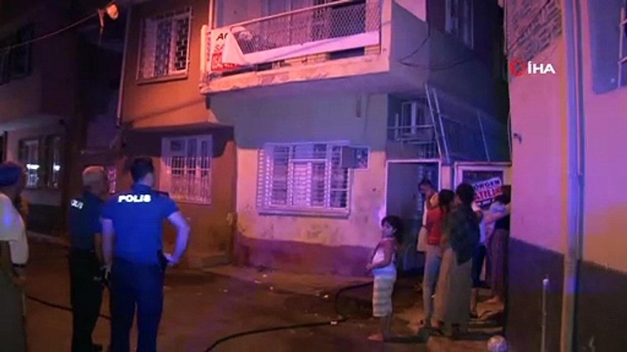Buzdolabından yangın çıktı: 3 kişi dumandan etkilendi
