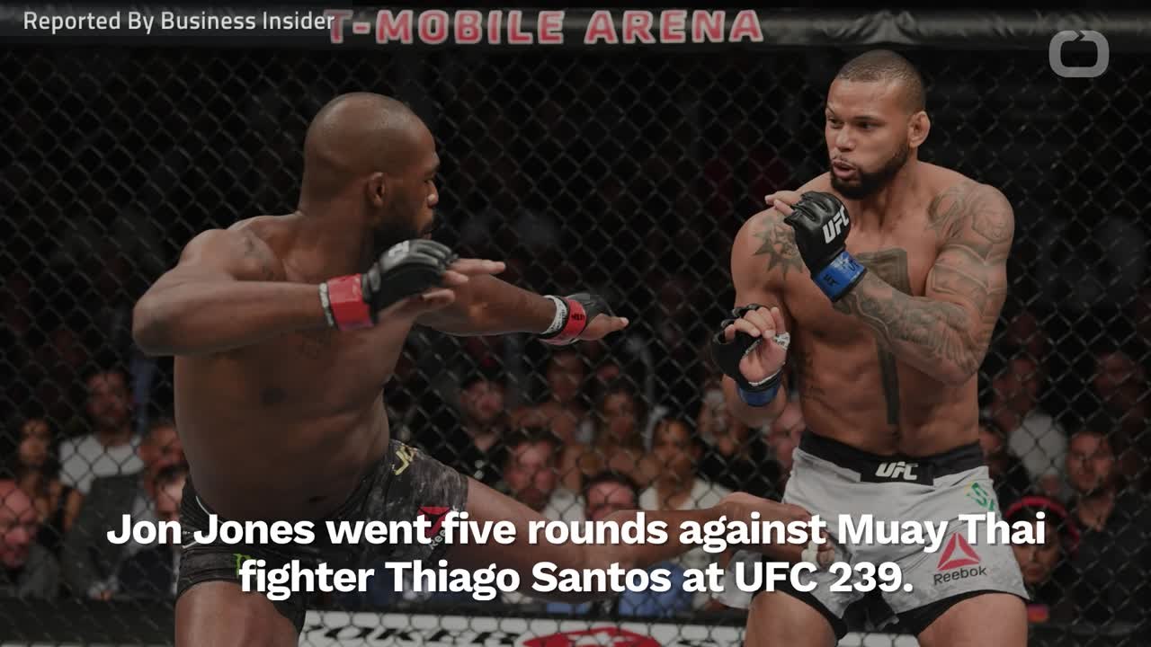 Jon Jones Appeared To Be Injured After Winning Fight Against Thiago Santos
