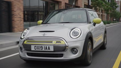 The new MINI Cooper SE Driving Video