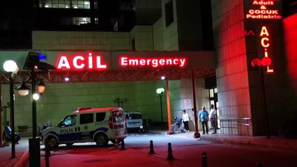 Malatya'da otomobil kamyonete çarptı 2 polis yaralı