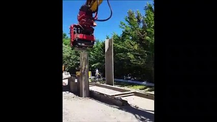 Vibrofonceur Movax avec pelle à chenilles Komatsu - Equipement CFE Location