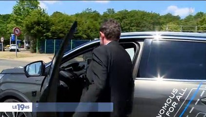 Video herunterladen: Découvrez la voiture autonome développée par Vinci Autoroutes et le groupe PSA qui franchit un péage et roule en conditions réelles