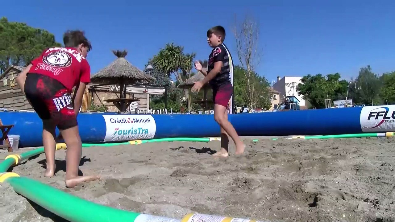 Initiation à la lutte sur sable à Martigues : jeu, découverte et plaisir