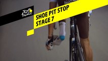 Changement de chaussure / Shoe pit stop - Étape 7 / Stage 7 - Tour de France 2019
