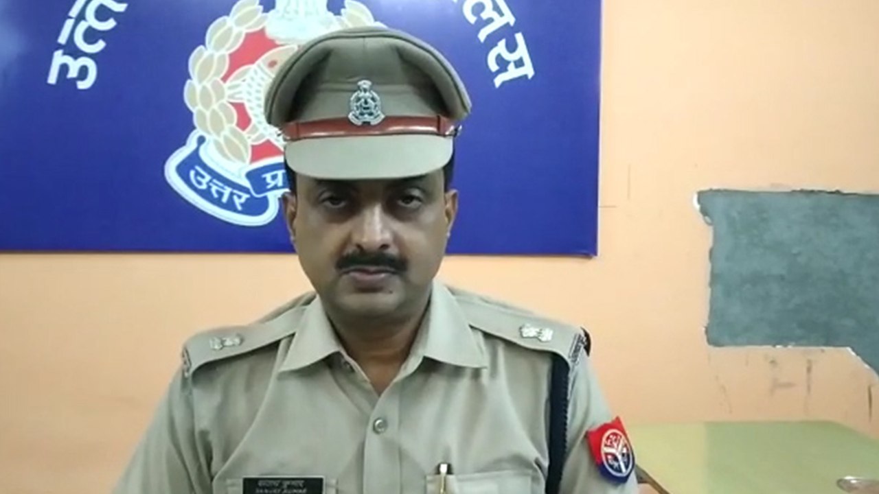 एटा: महिला के साथ किया 5 महीनों तक रेप करने वाले दोनों पुलिसकर्मी सस्पेंड