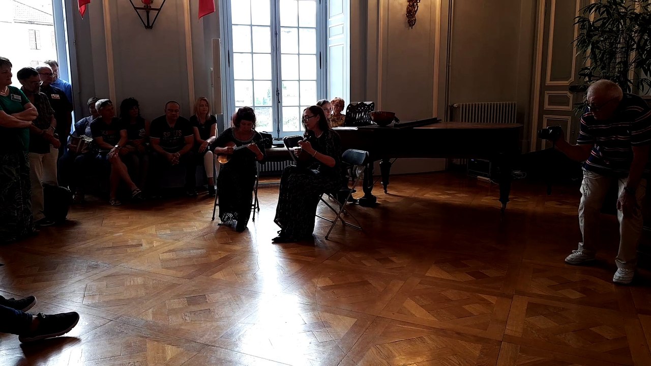 VIDEO. Le festival des mandolines mène Remiremont en Italie