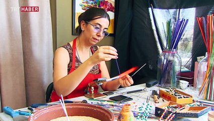 5 yıldır camdan sanat eserleri üretiyor