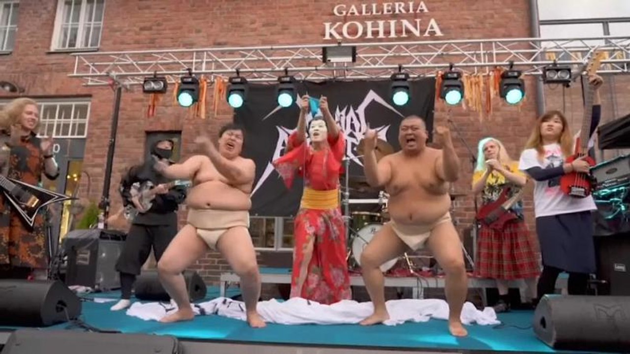 Harte Gitarrenriffs und spitze Nadeln: Erste Heavy-Metal-Strick-WM