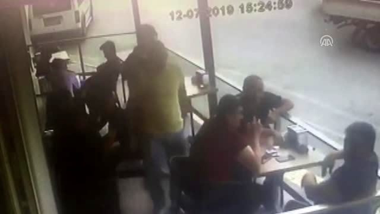 Bursa'da kafeterya önünde cinayet