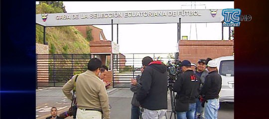 Presidente de la FEF se reunió con el DT Hernán Bolillo Gómez