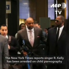 R. Kelly arrested on child pornography charges – report