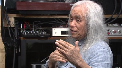 14년 만에 돌아온 신중현 "헌정 기타 기념" / YTN