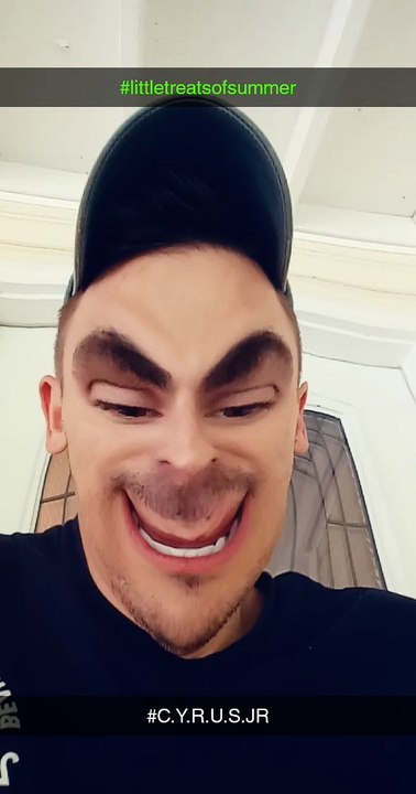 Good Old Country boy from GA sings HIT "OLD TOWN ROAD" **HILARIOUS***