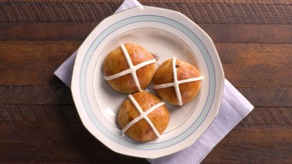 How To Make Hot Cross Buns
