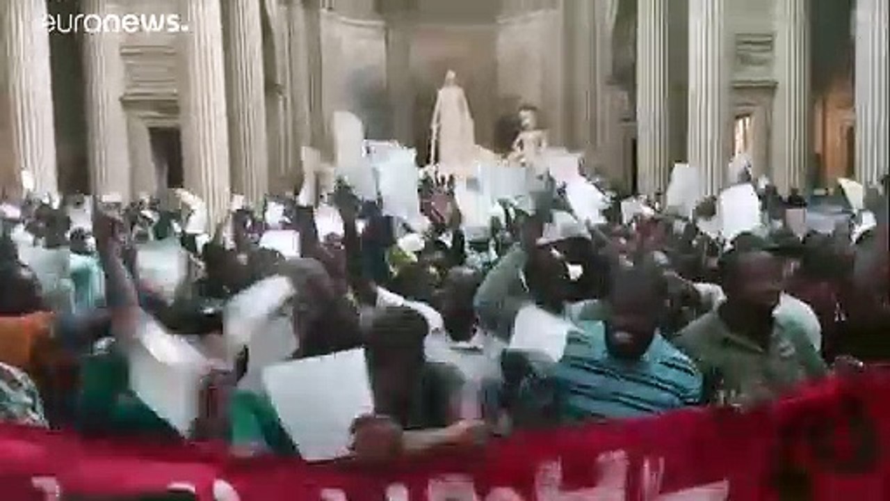 'Schwarzwesten'-Protest in Paris