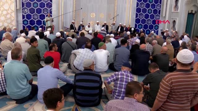 ÇAMLICA CAMİİ'NDE 15 TEMMUZ ŞEHİTLERİ İÇİN MEVLİT