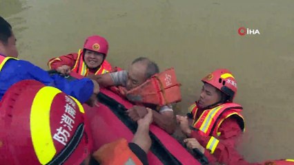 - Çin'de Sel Felaketi: 17 Ölü