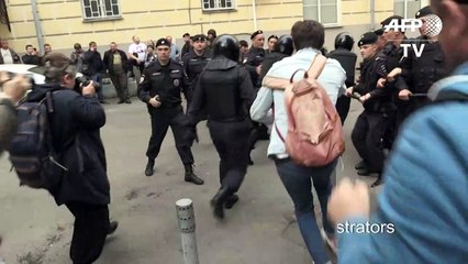 Opposition figures arrested during Moscow vote demo