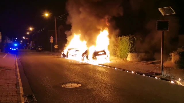 Deux voitures en feu à Montigny-le-Tilleul