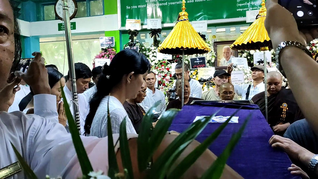 ၈၈မ်ိဳးဆက္ ေက်ာင္းသားေခါင္းေဆာင္ ဦးမင္းကိုႏိုင္၏ ဖခင္ ပန္းခ်ီဦးသက္ညြန္႔ စ်ာပနာ့ အခမ္းအနား