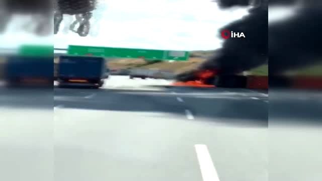 Yavuz Sultan Selim Köprüsü'nde yakıt tankerinde yangın...Tankerden alevler böyle yükseldi