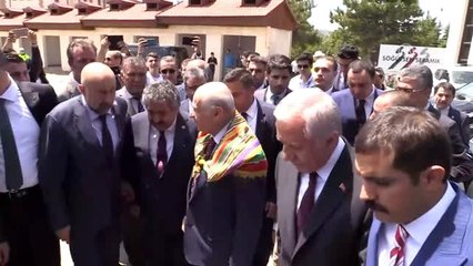 Bahçeli, Ertuğrul Gazi Türbesi'ni ziyaret ederek "Saygı Nöbeti" değişimini izledi