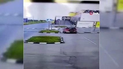 Havalı Bariyere Çarpan Araç Defalarca Takla Attı