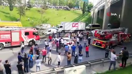 Download Video: Esenyurt Doğan Araslı Bulvarı'nda köprü üzerine çıkan bir şahıs, intihara teşebbüs ediyor. Olay yerine gelen polis ve itfaiye ekipleri çevrede geniş güvenlik önlemleri aldı. Haramidere Tem Bağlantı yolu Beylikdüzü istikametinde kapatılırke