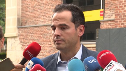 Aguado tacha de "paripé" la relación de Sánchez e Iglesias