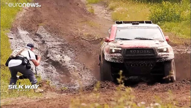 Караван ралли Шёлковый путь прибыл в Китай