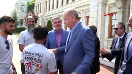 HACCA GİTMEK İÇİN BİSİKLETLE LONDRA'DAN YOLA ÇIKAN GRUP ERDOĞAN İLE GÖRÜŞTÜ
