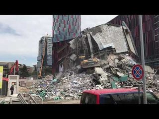 Foto+Video/ Shembet godina pranë stadiumit "Arena Kombëtare"