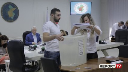 Report TV - Hapen 11 kuti të Bashkisë Lezhë, bie pretendimi se ka më shumë vota se votues