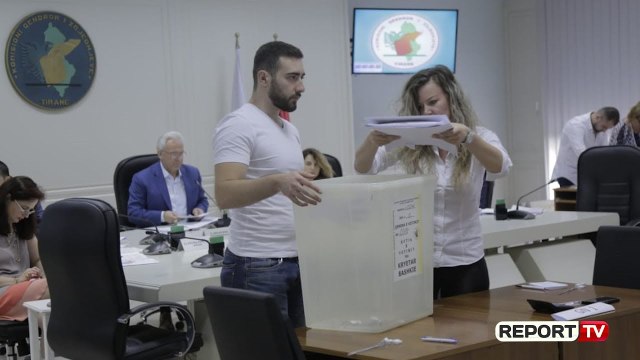 Report TV - Hapen 11 kuti të Bashkisë Lezhë, bie pretendimi se ka më shumë vota se votues